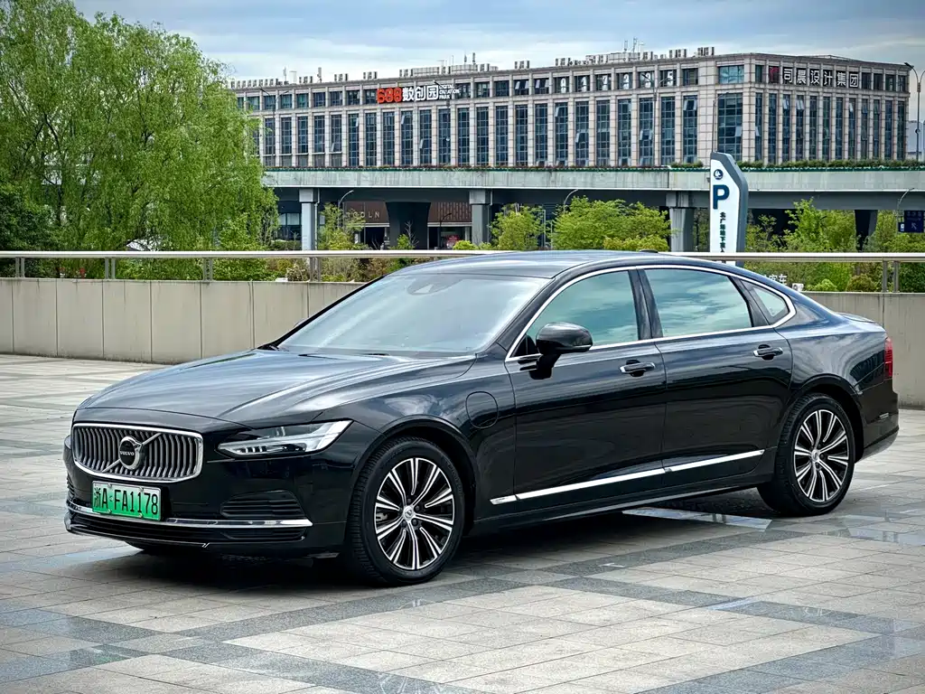 Volvo S90 PHEV 2021