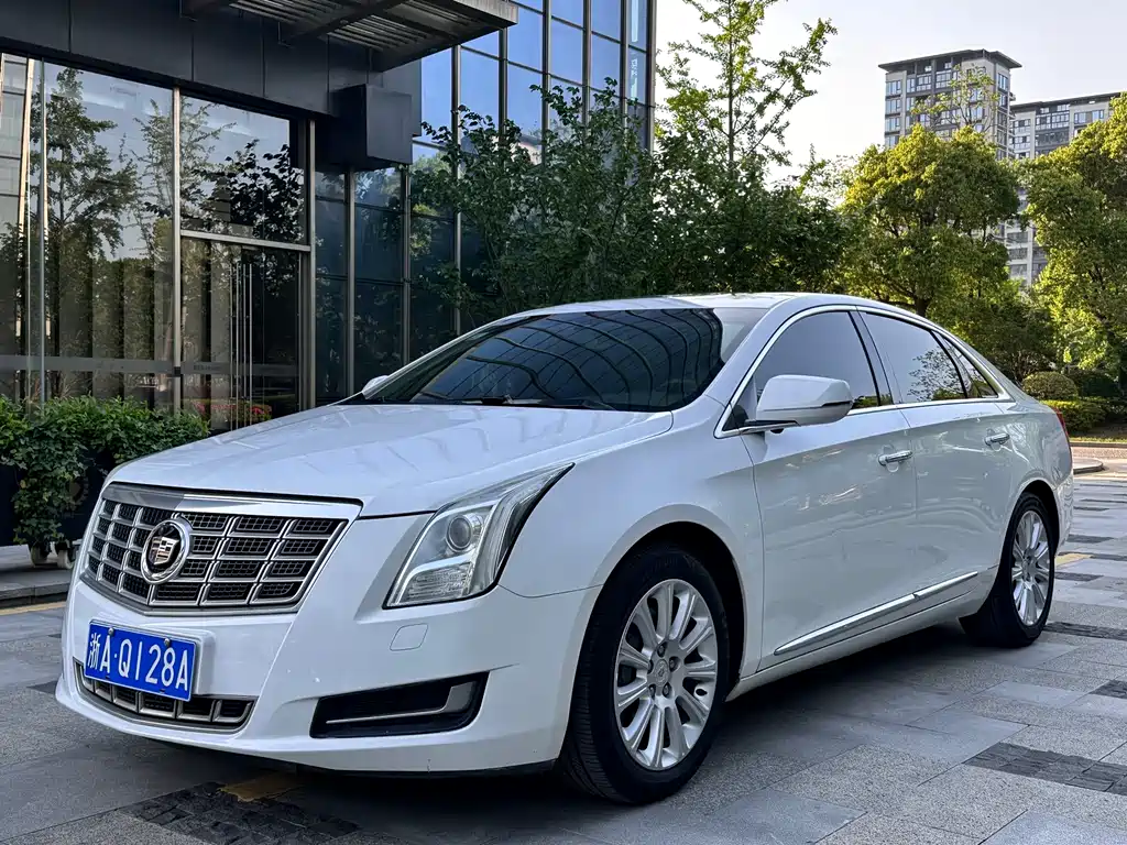 Cadillac XTS 2013