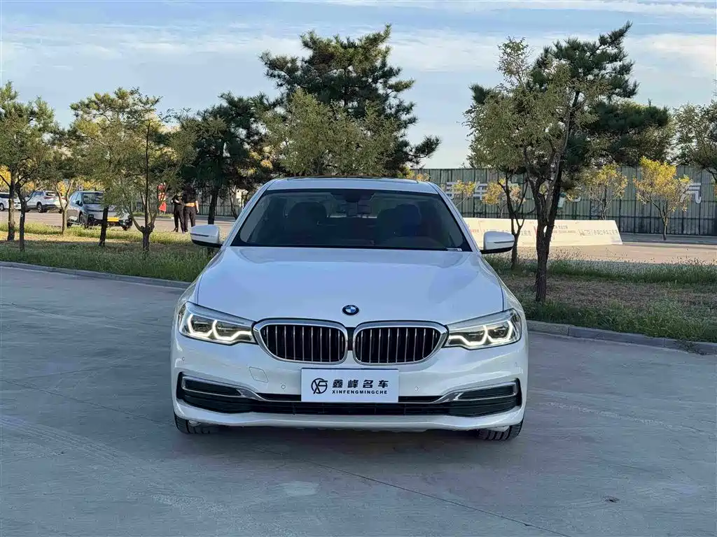 BMW 5 Series — миниатюра 2