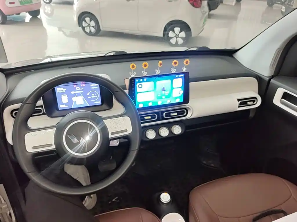 Wuling MINIEV — миниатюра 10