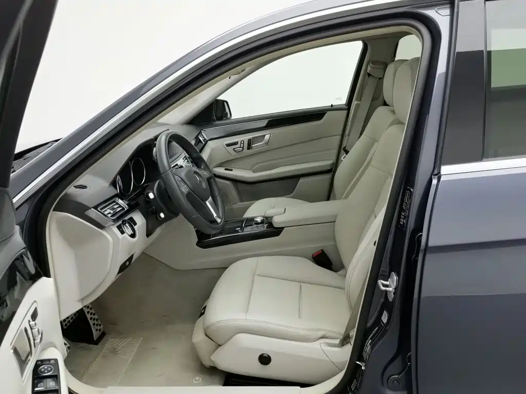 Mercedes-Benz E-Class — миниатюра 10