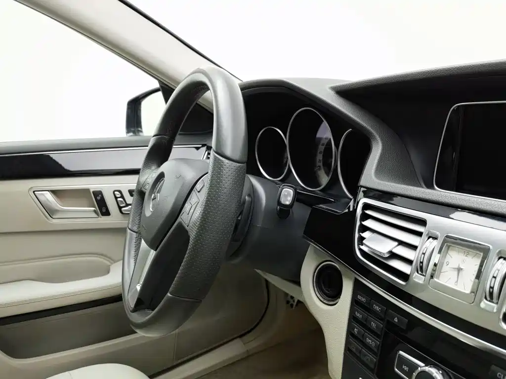 Mercedes-Benz E-Class — миниатюра 22
