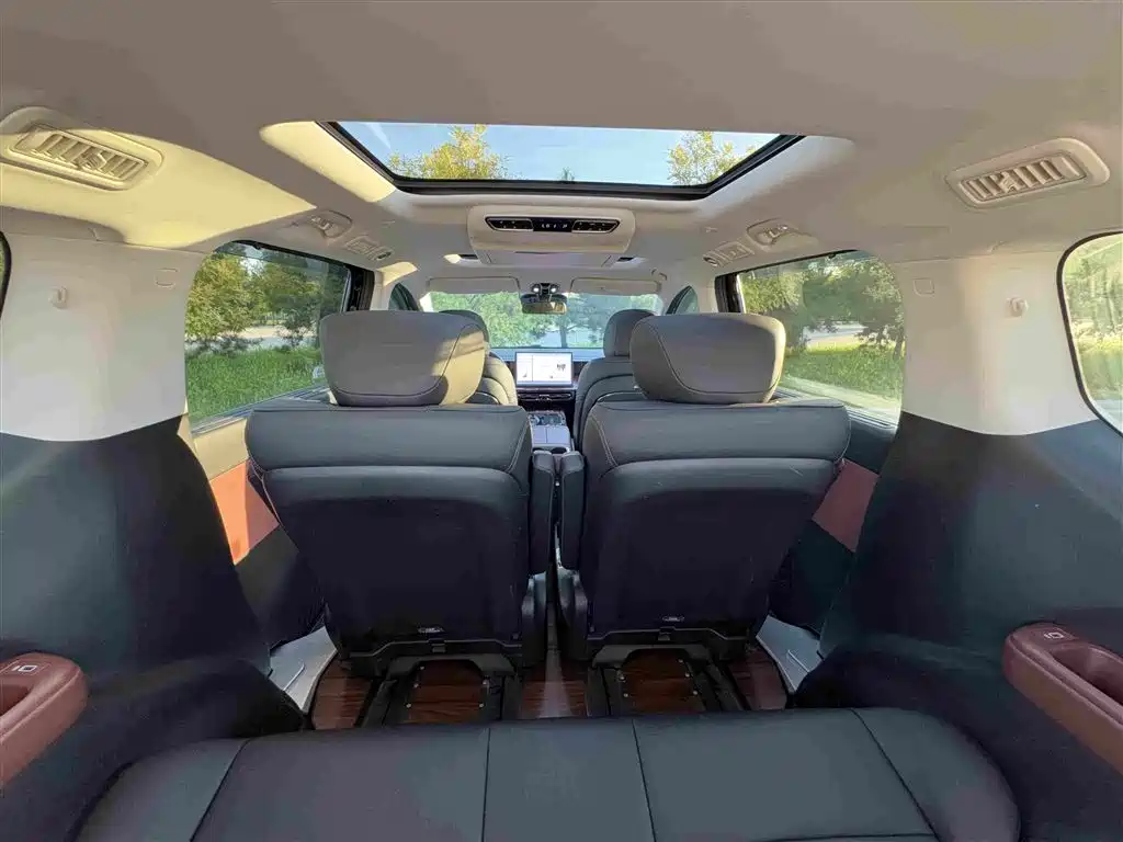 GAC Motor Trumpchi E8 PHEV — миниатюра 22