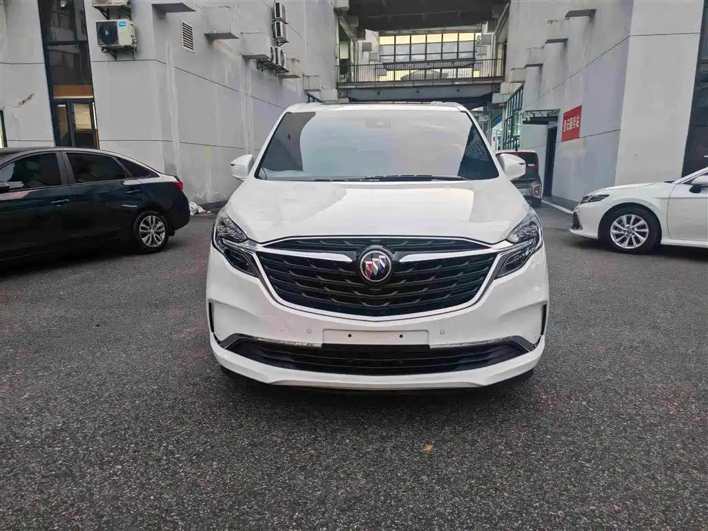 Buick GL8 — миниатюра 2