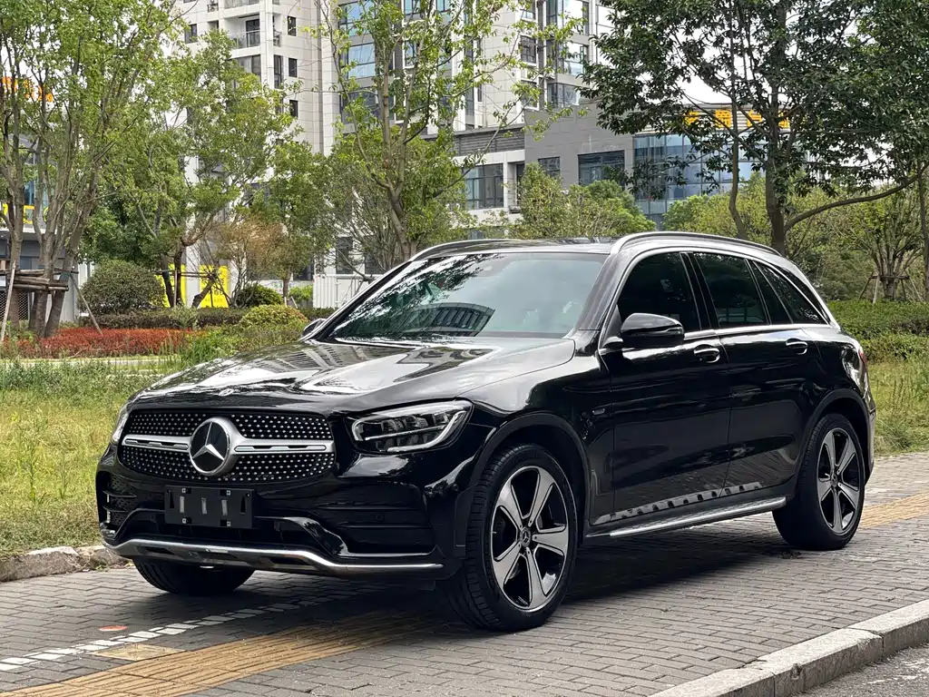 MERCEDES-BENZ GLC