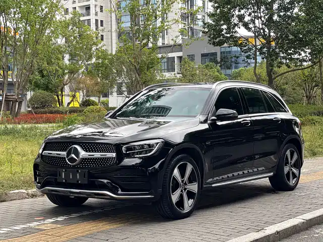 MERCEDES-BENZ GLC