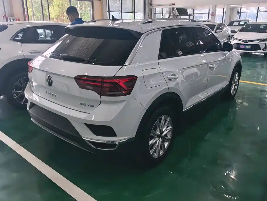 Volkswagen T-Roc — миниатюра 3