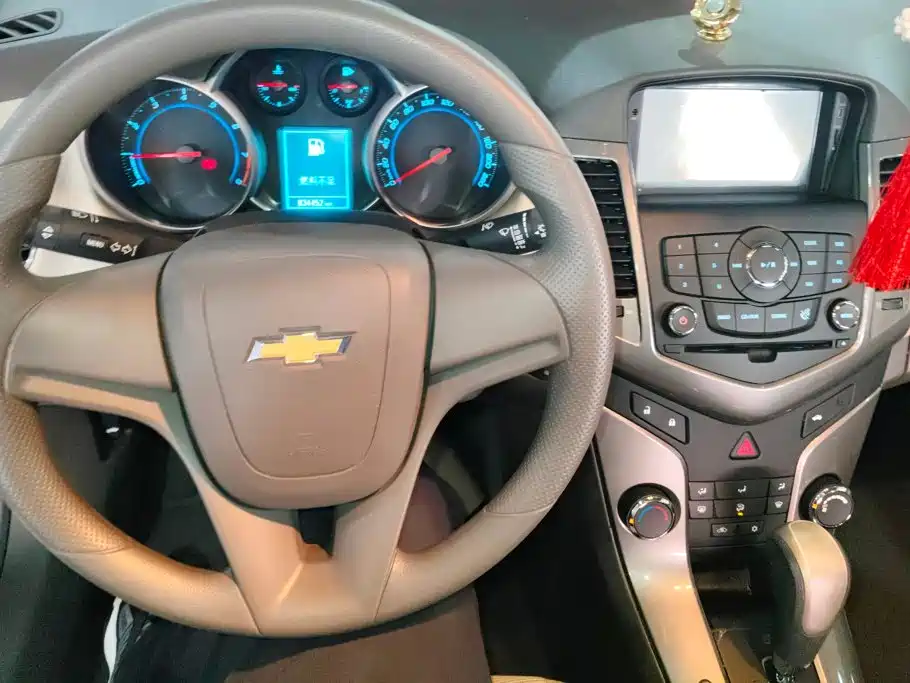 Chevrolet Cruze — миниатюра 12