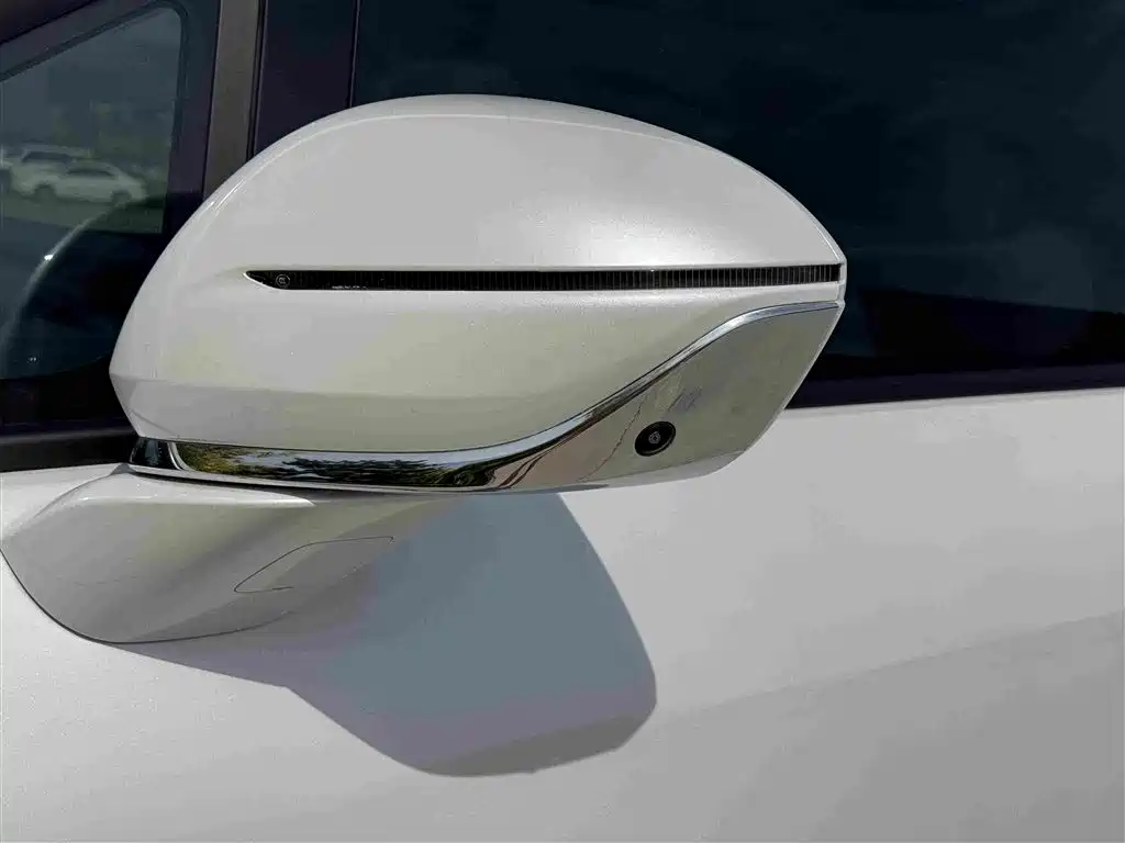 Buick GL8 Hybrid — миниатюра 20