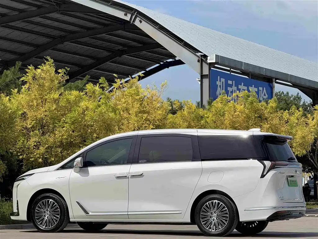 Buick GL8 Hybrid — миниатюра 28