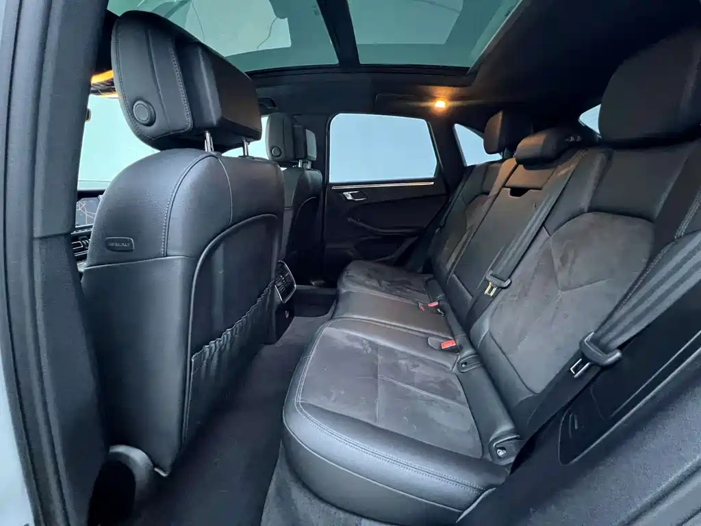 Porsche Macan — миниатюра 5