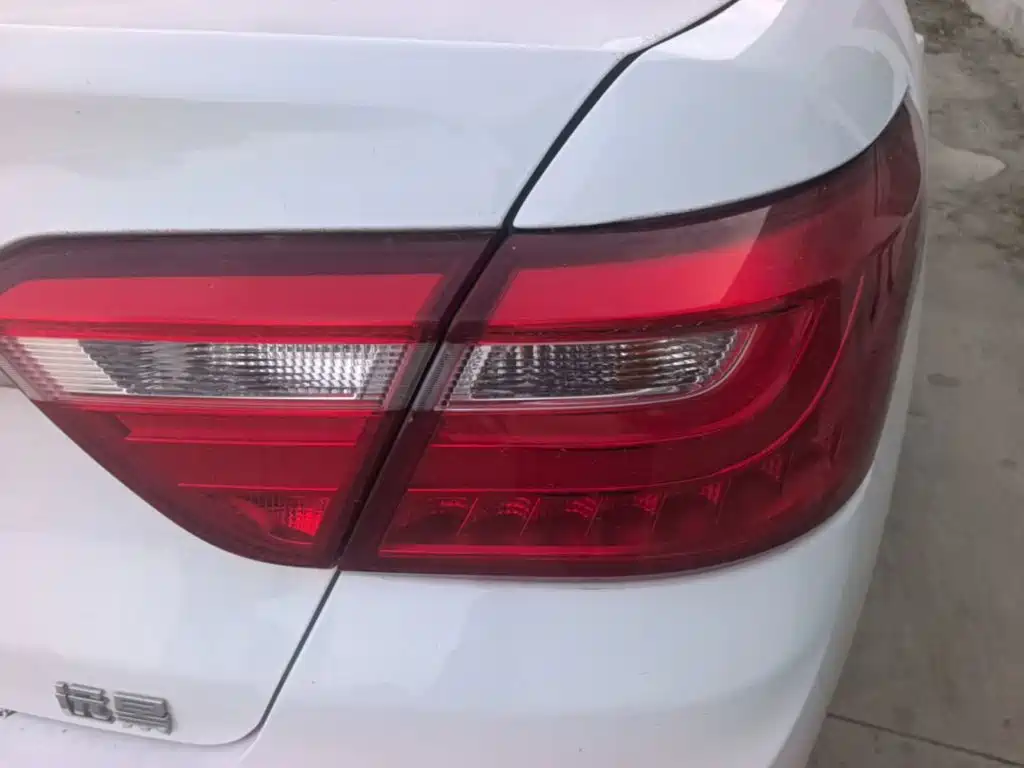 Geely Vision — миниатюра 8