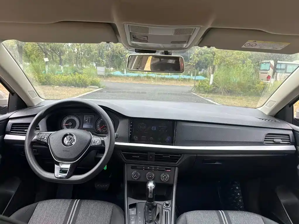 Volkswagen Lavida — миниатюра 5