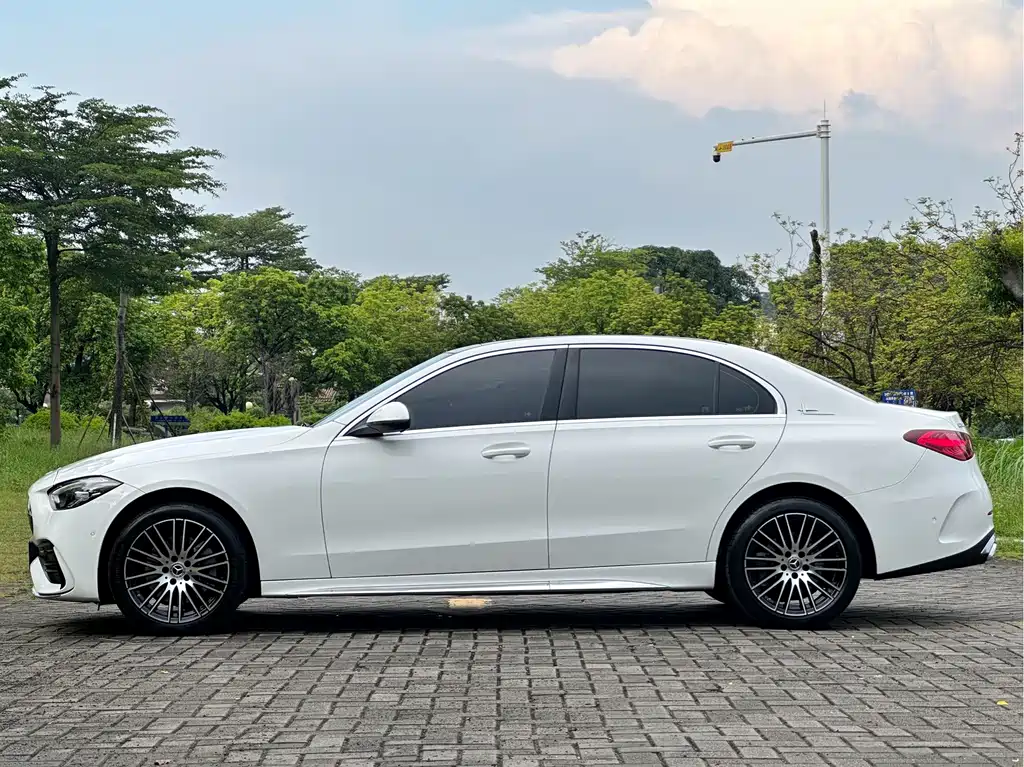 Mercedes-Benz C-Class — миниатюра 16