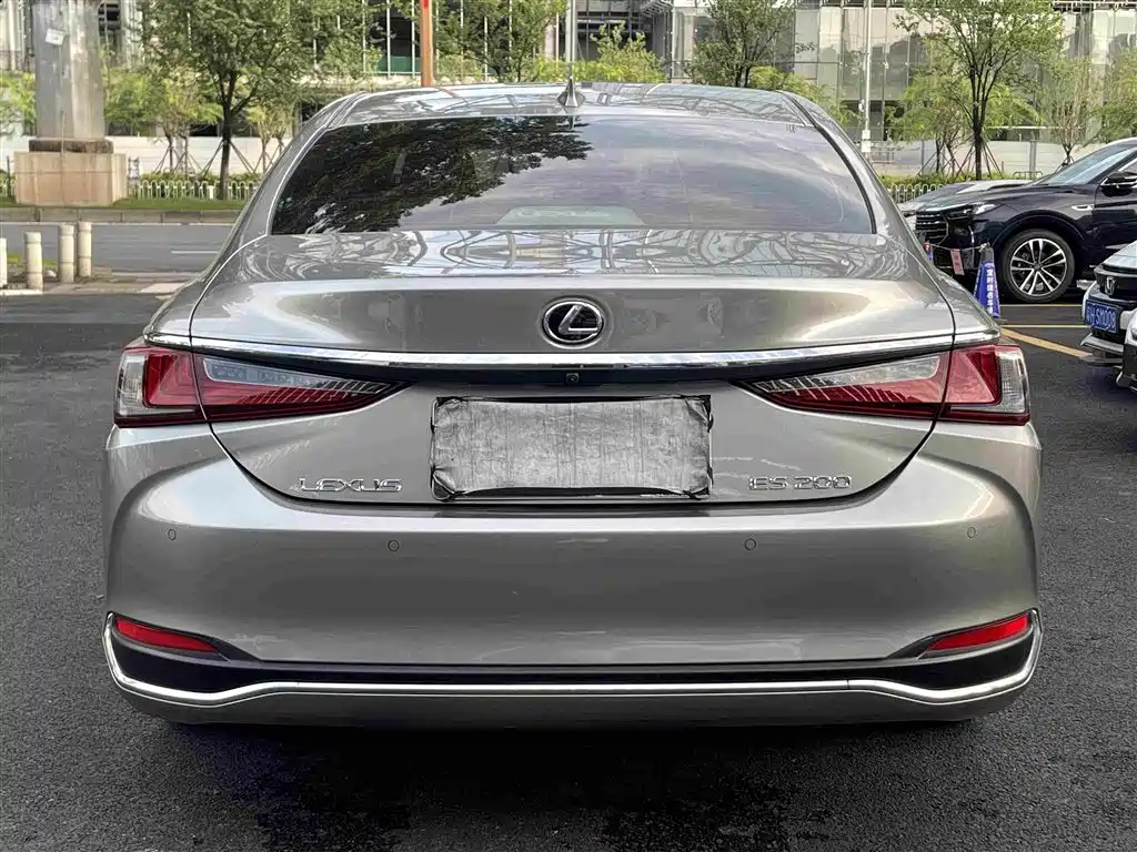 Lexus ES — миниатюра 6