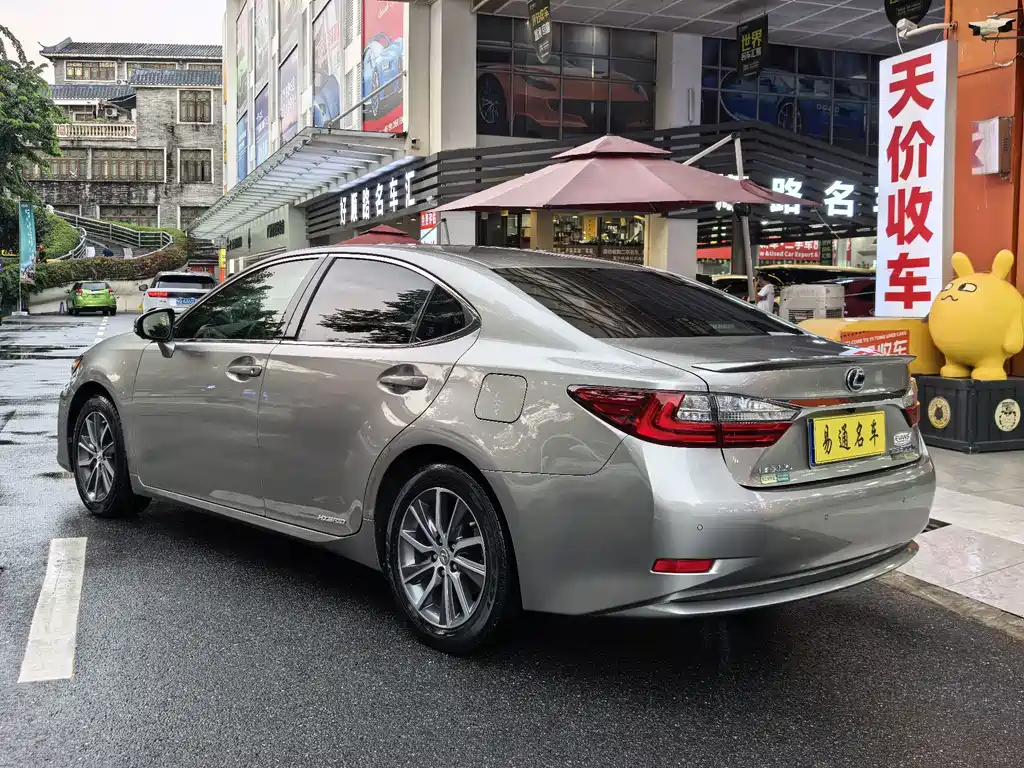 Lexus ES — миниатюра 8