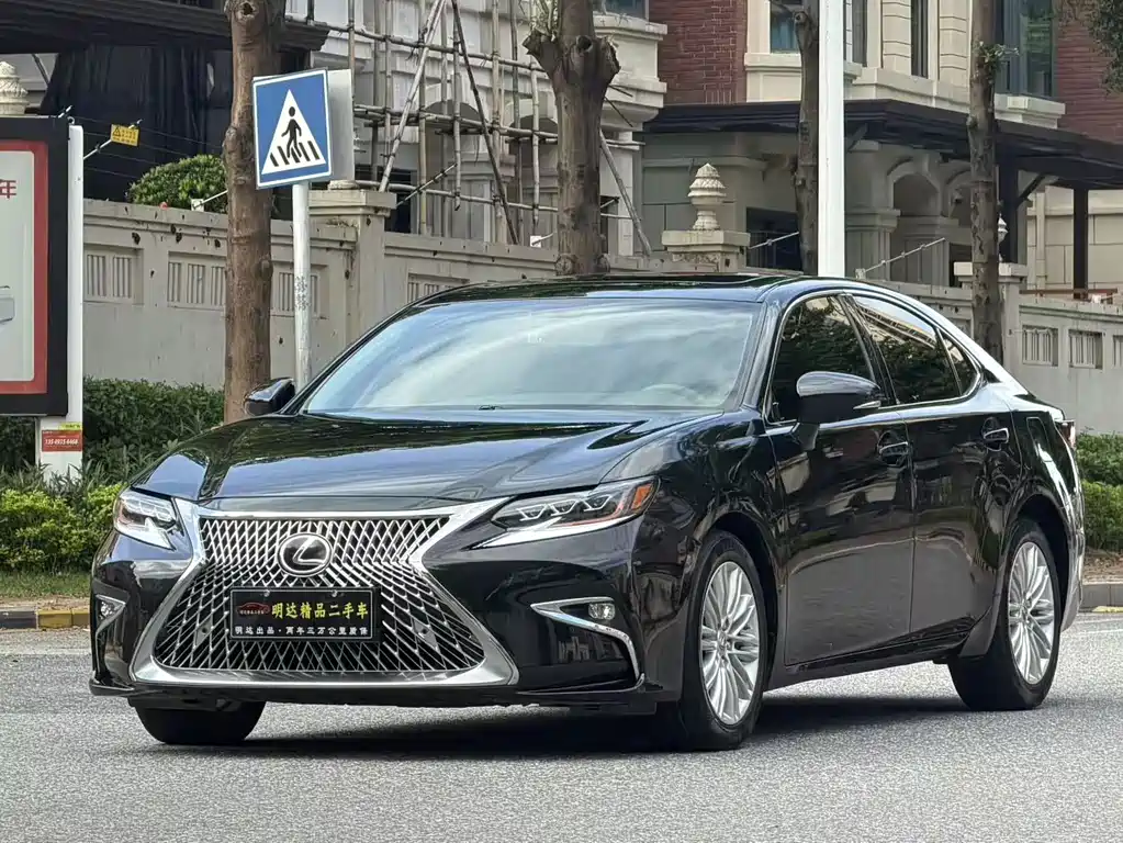 Lexus ES — миниатюра 3
