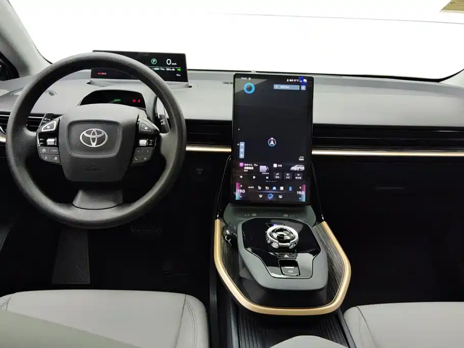 Toyota bZ3 — миниатюра 12