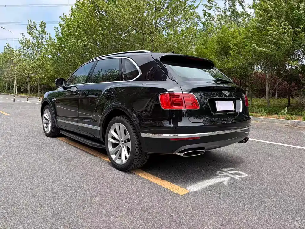 Bentley Bentayga — миниатюра 4