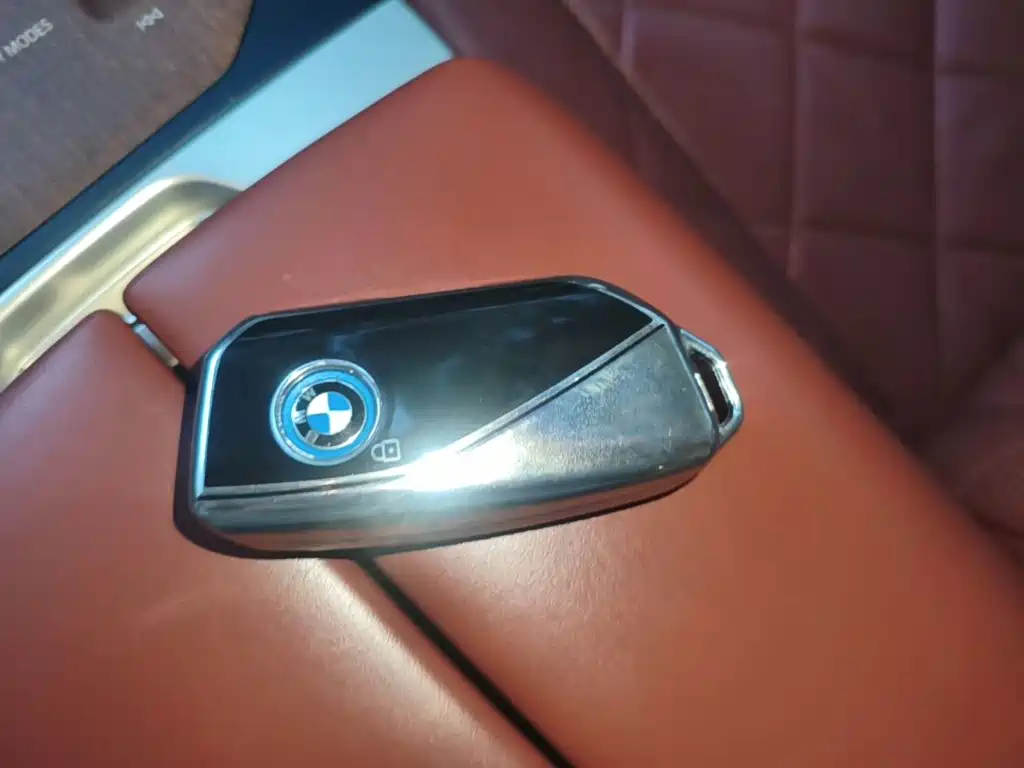 BMW iX — миниатюра 9