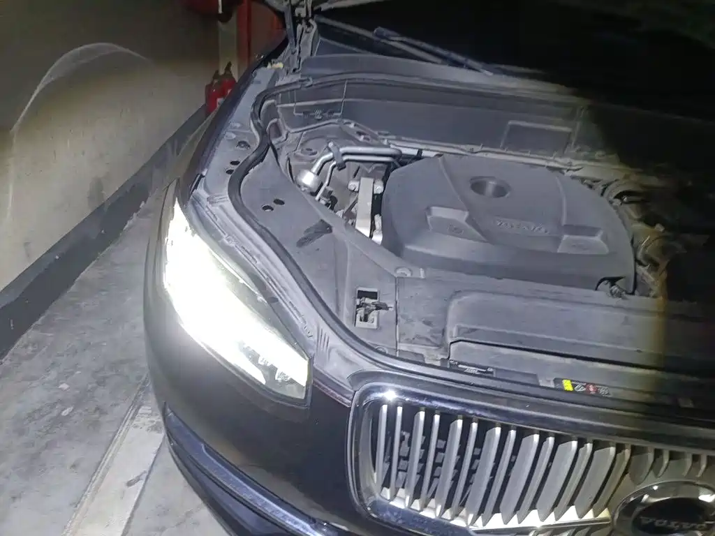 Volvo XC90 — миниатюра 20
