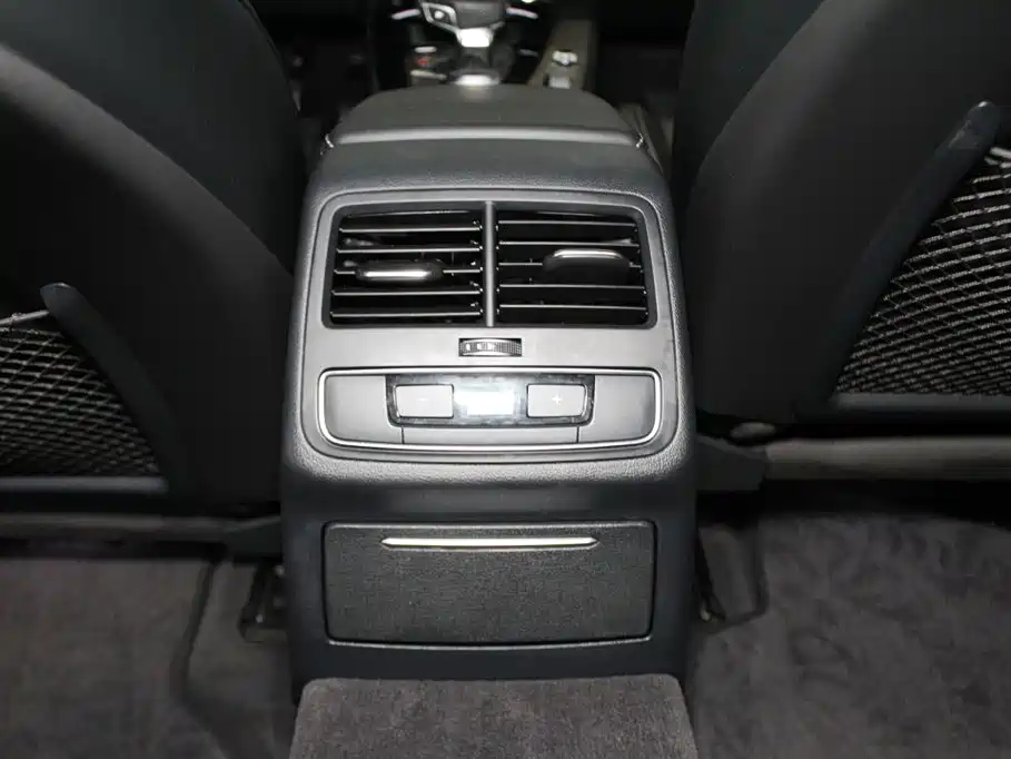 Audi A4L — миниатюра 10
