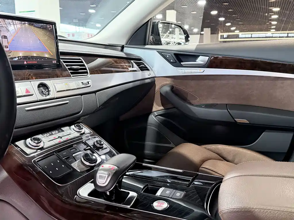 Audi A8 — миниатюра 6