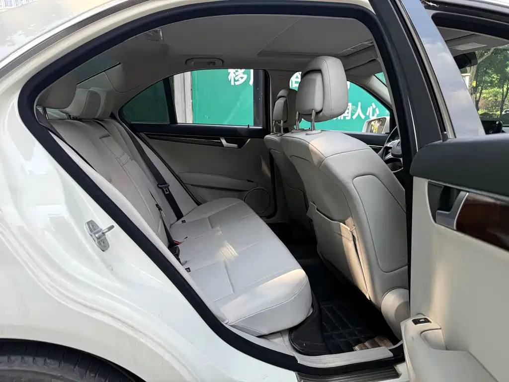 Mercedes-Benz C-Class — миниатюра 13