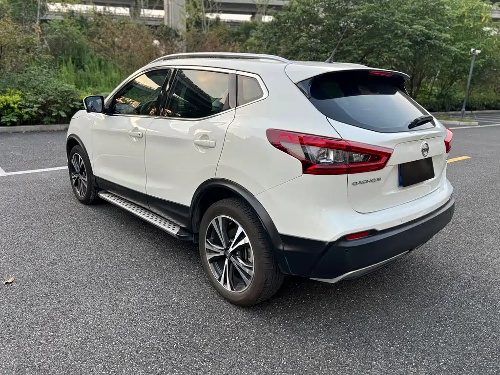 Nissan Qashqai — миниатюра 7