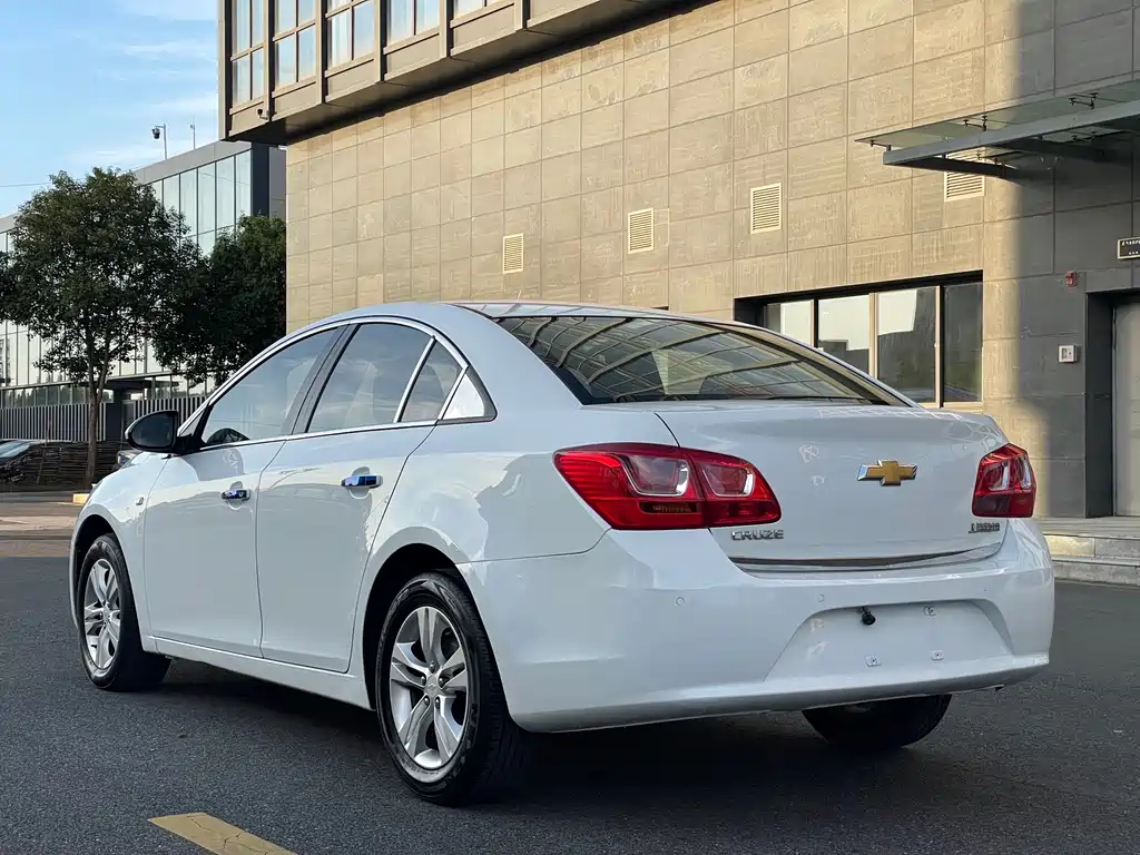 Chevrolet Cruze — миниатюра 13
