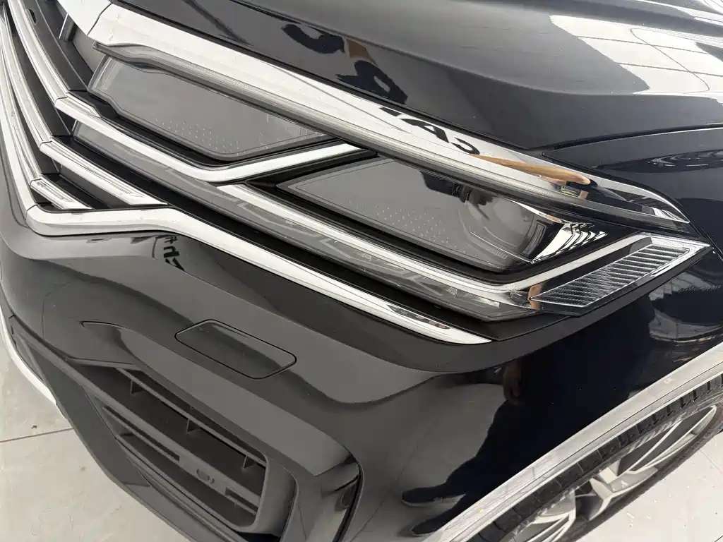 Volkswagen Touareg — миниатюра 16
