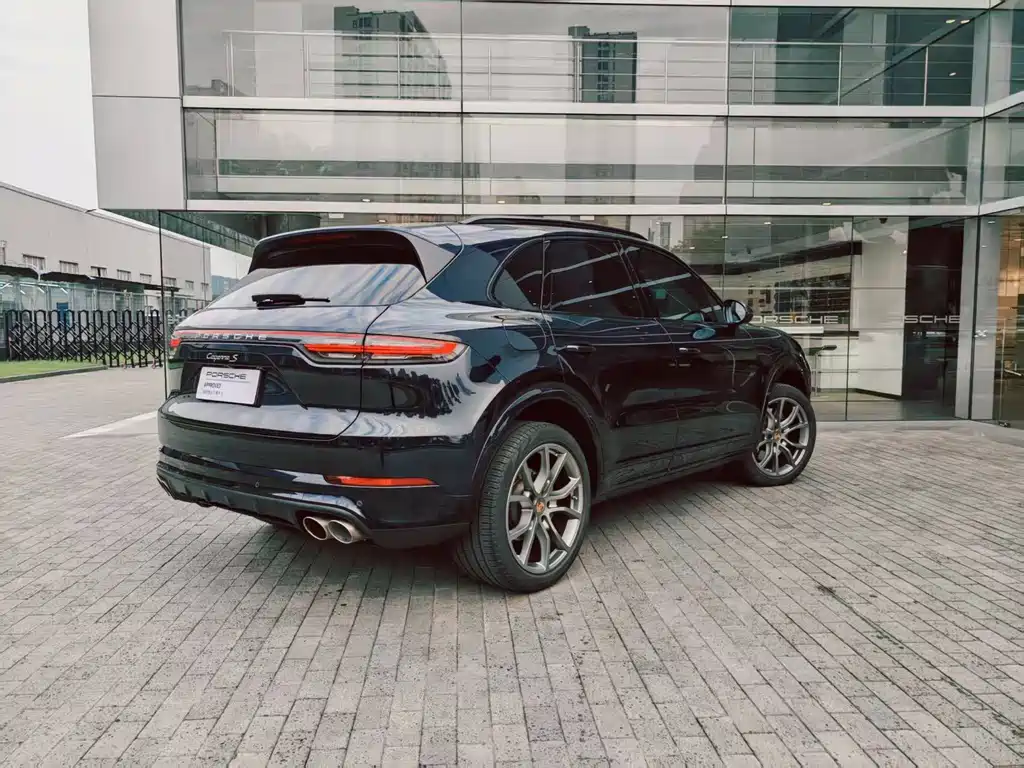 Porsche Cayenne — миниатюра 4