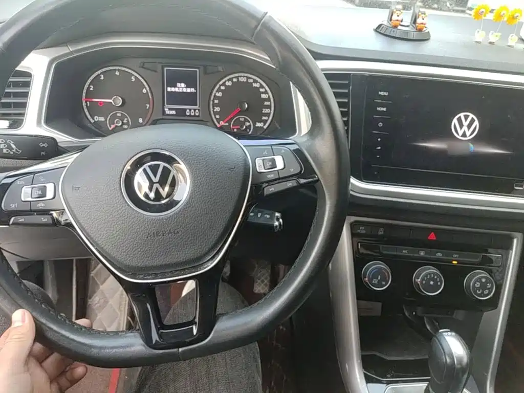 Volkswagen T-Roc — миниатюра 10