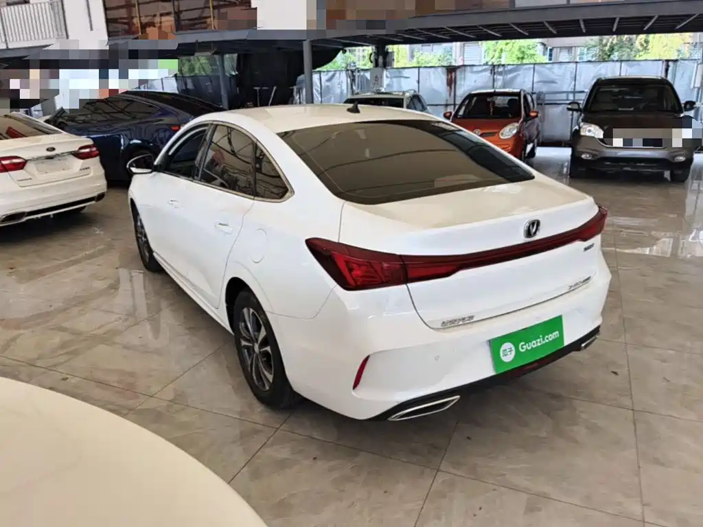 Changan Eado — миниатюра 5