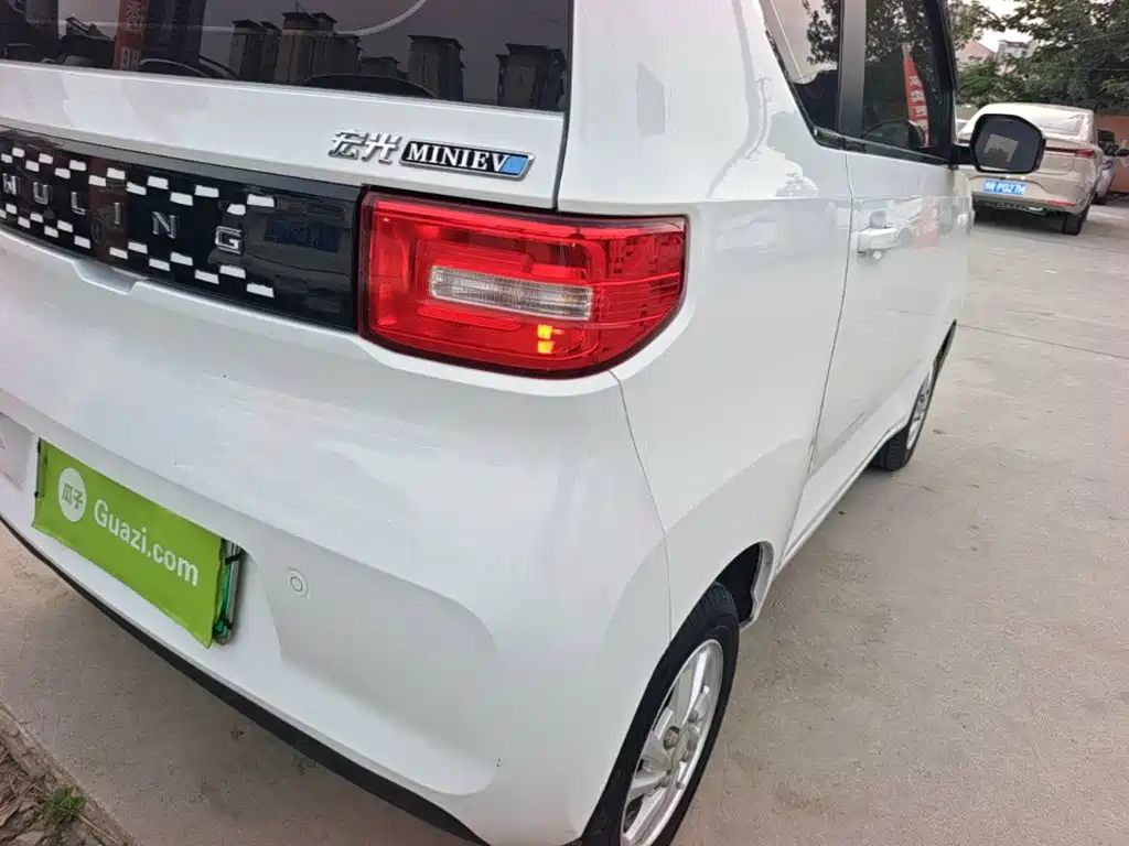 Wuling MINIEV — миниатюра 8