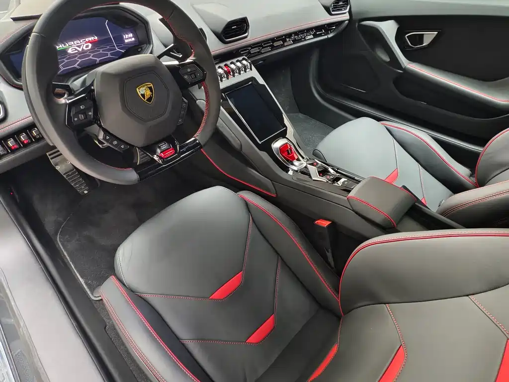 LAMBORGHINI HURACÁN