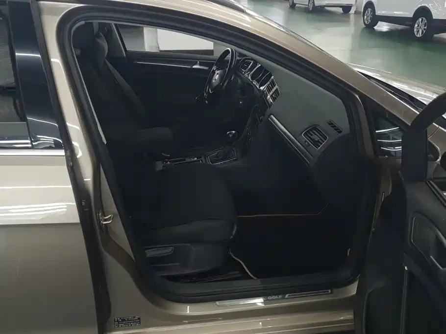 Volkswagen Golf — миниатюра 8