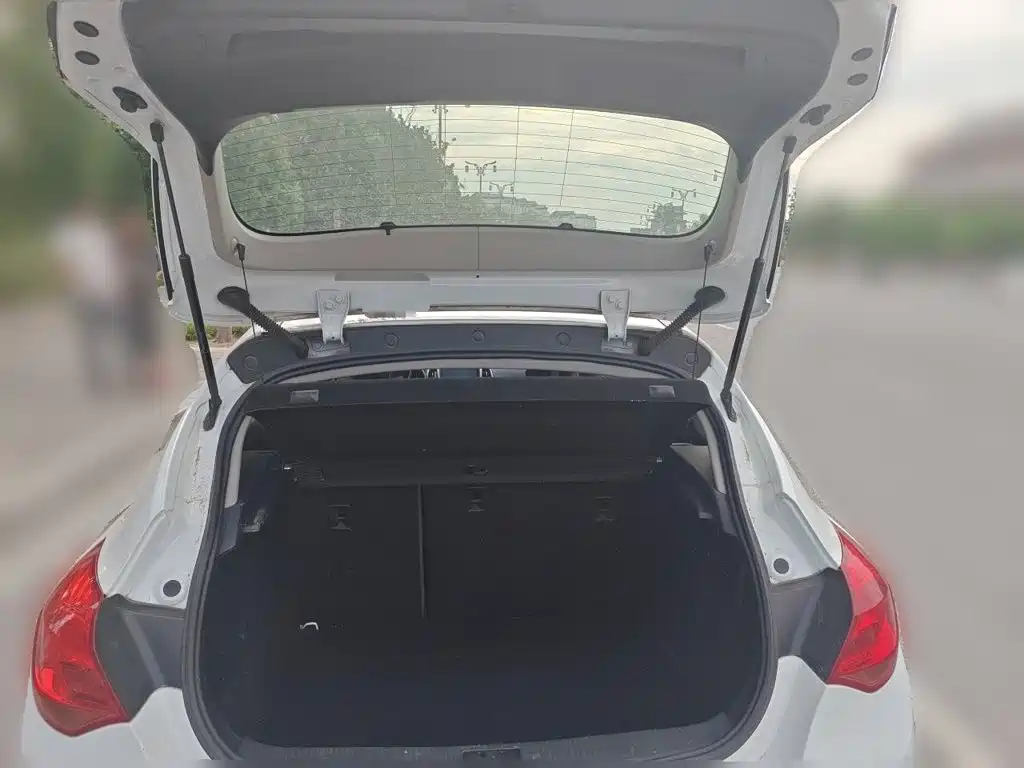 Buick Excelle — миниатюра 15