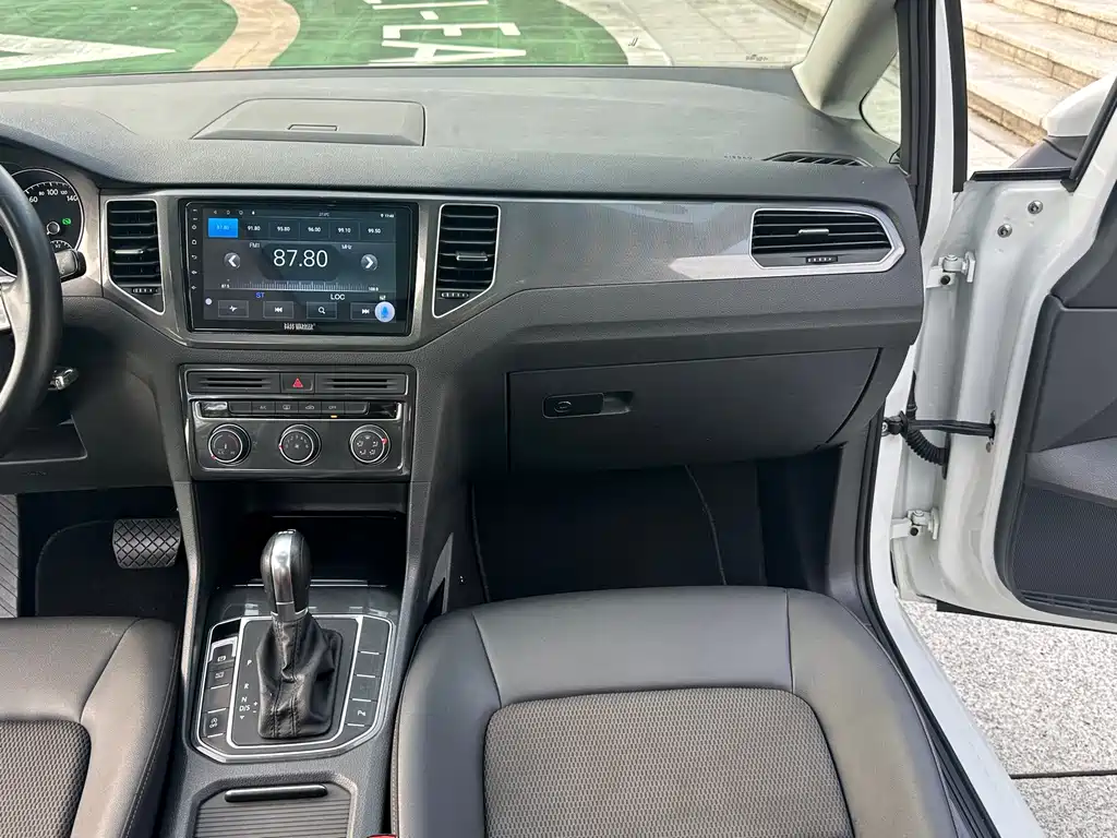 Volkswagen Golf Sportsvan — миниатюра 18
