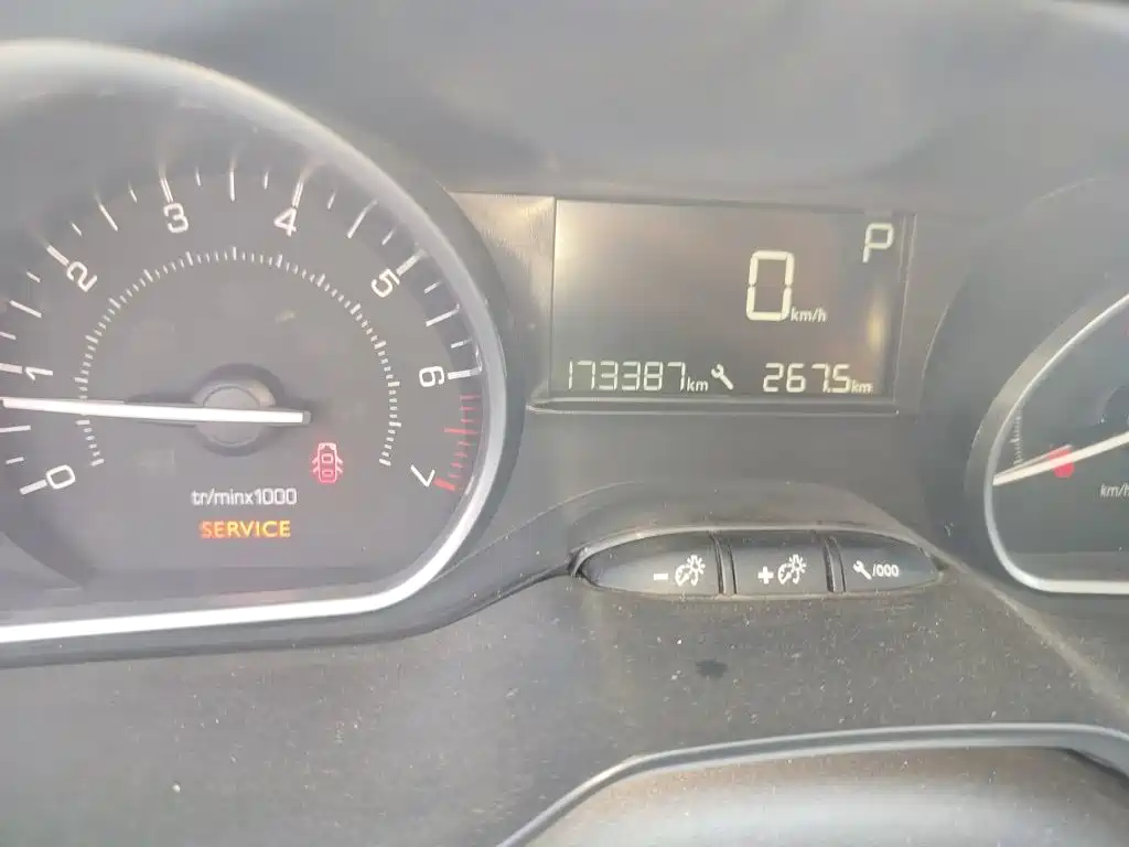 Peugeot 2008 — миниатюра 8