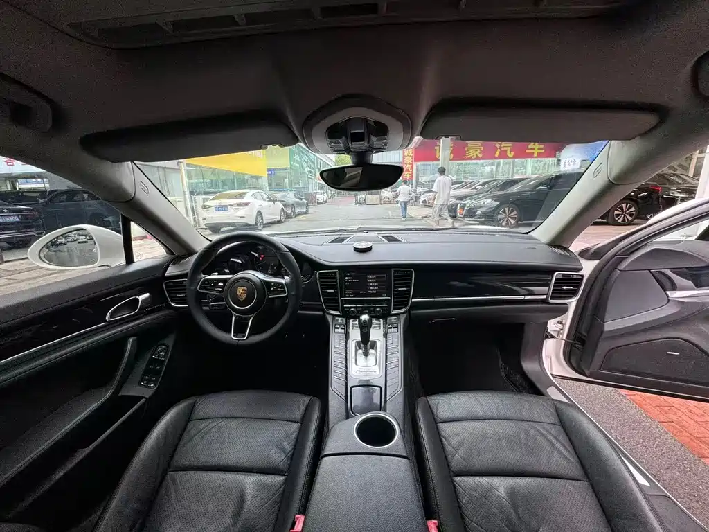 Porsche Panamera — миниатюра 5