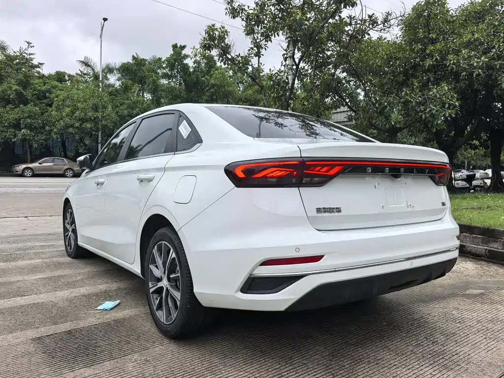 Geely Emgrand — фотографии объявления, Фото 13