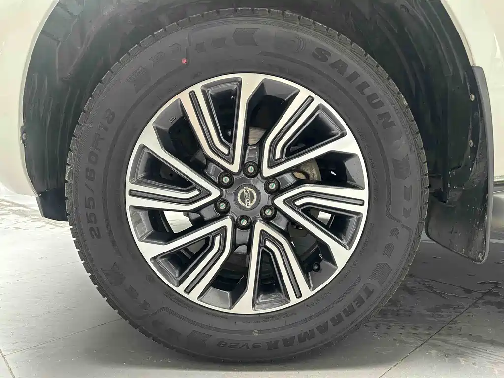Nissan Terra 2018 2.5L AT Luxury