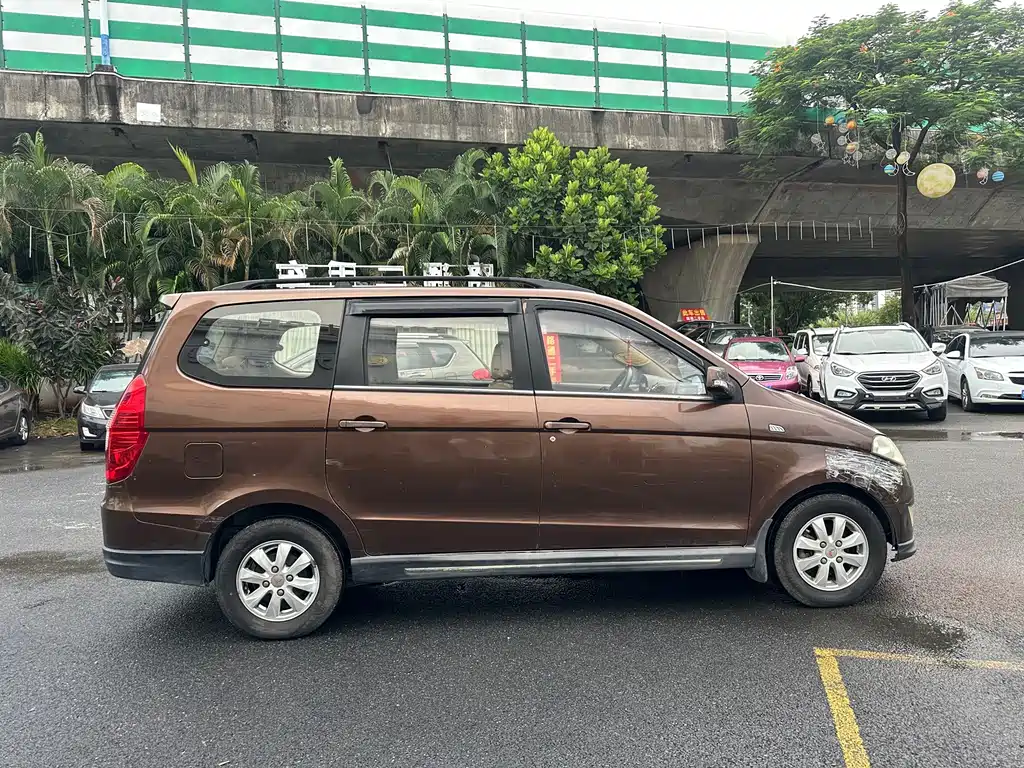 Wuling Hongguang — миниатюра 4