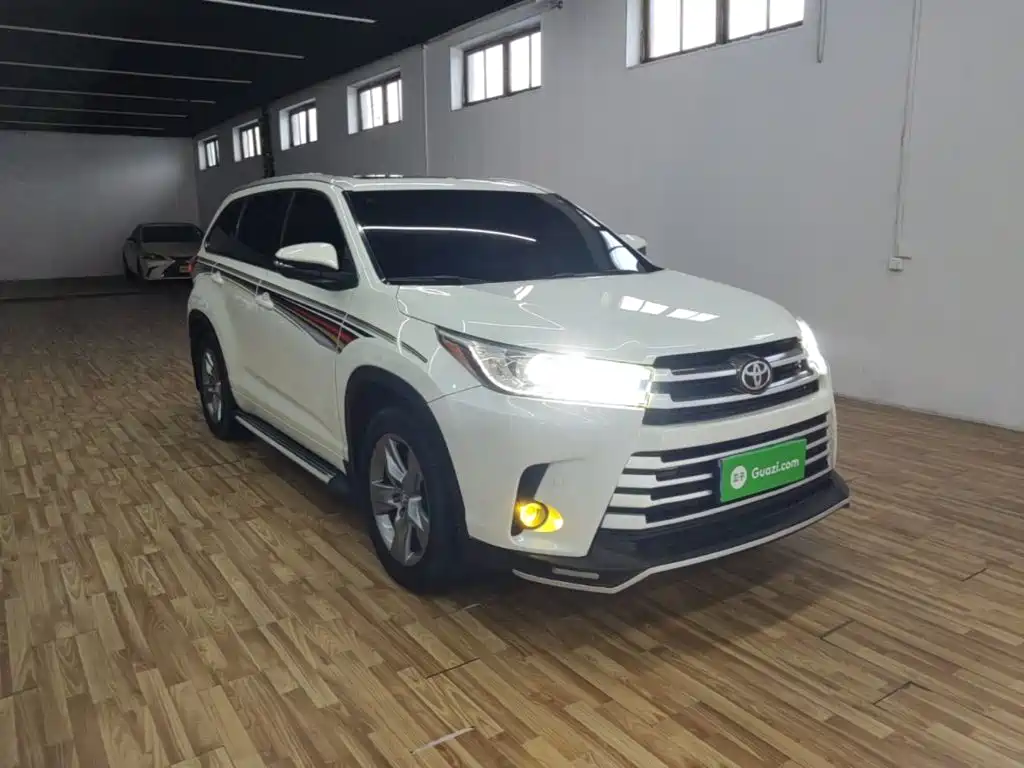 Toyota Highlander 2015 2.0T Luxury 7 мест