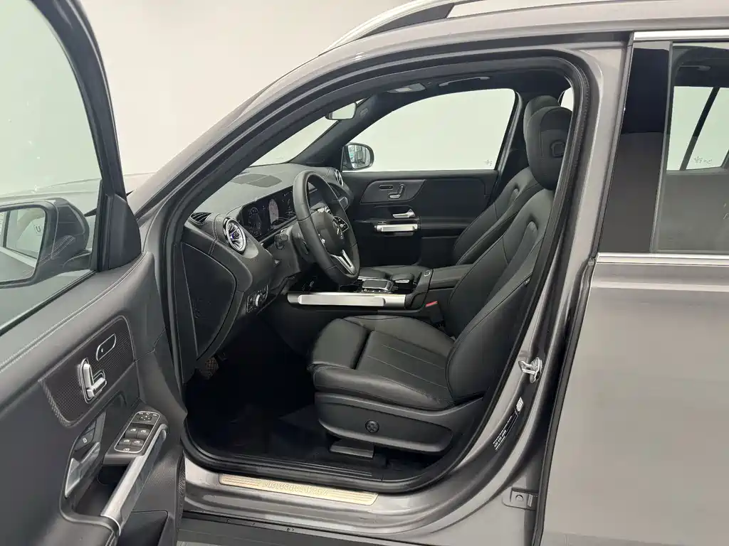 Mercedes-Benz EQB — миниатюра 13