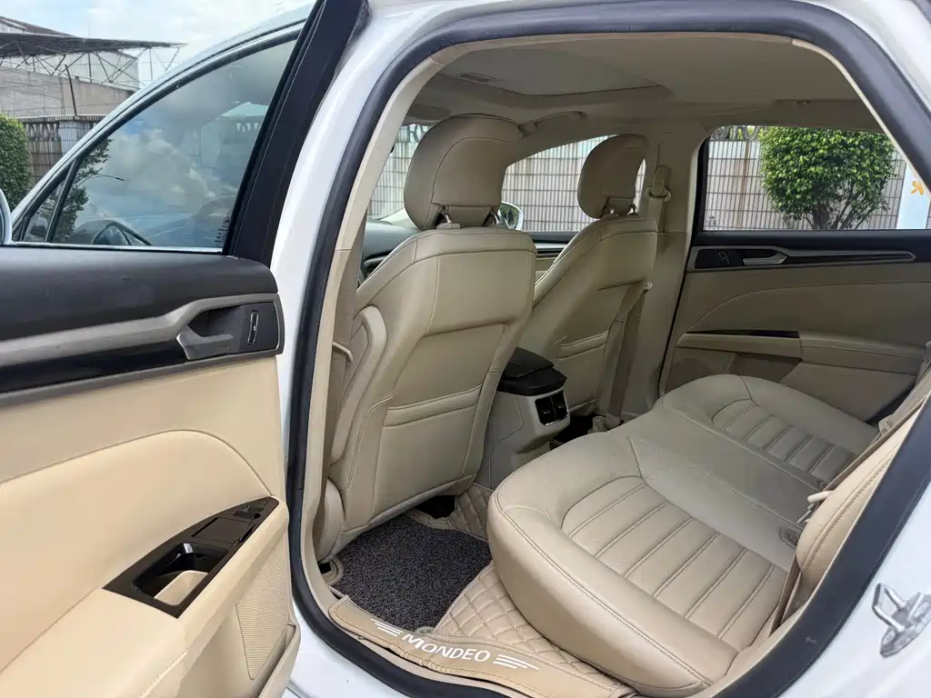 Ford Mondeo — миниатюра 8