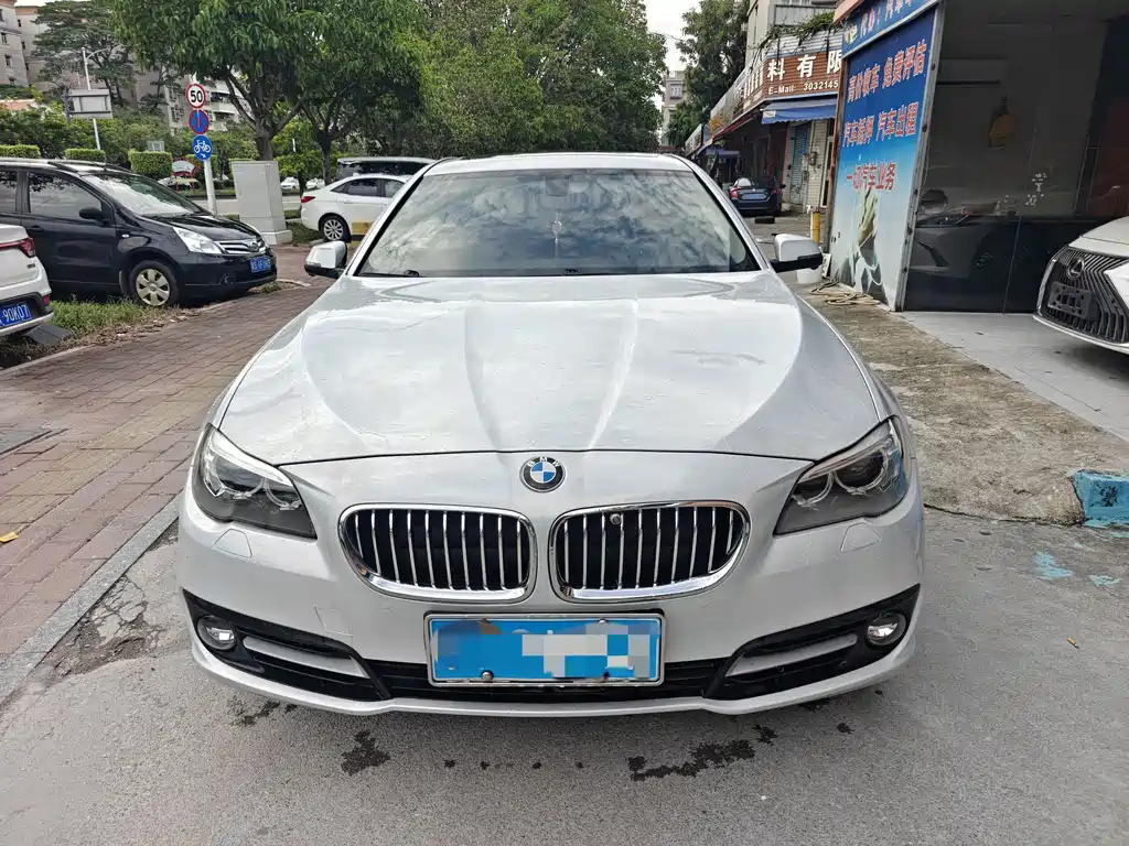 BMW 5 Series — миниатюра 3