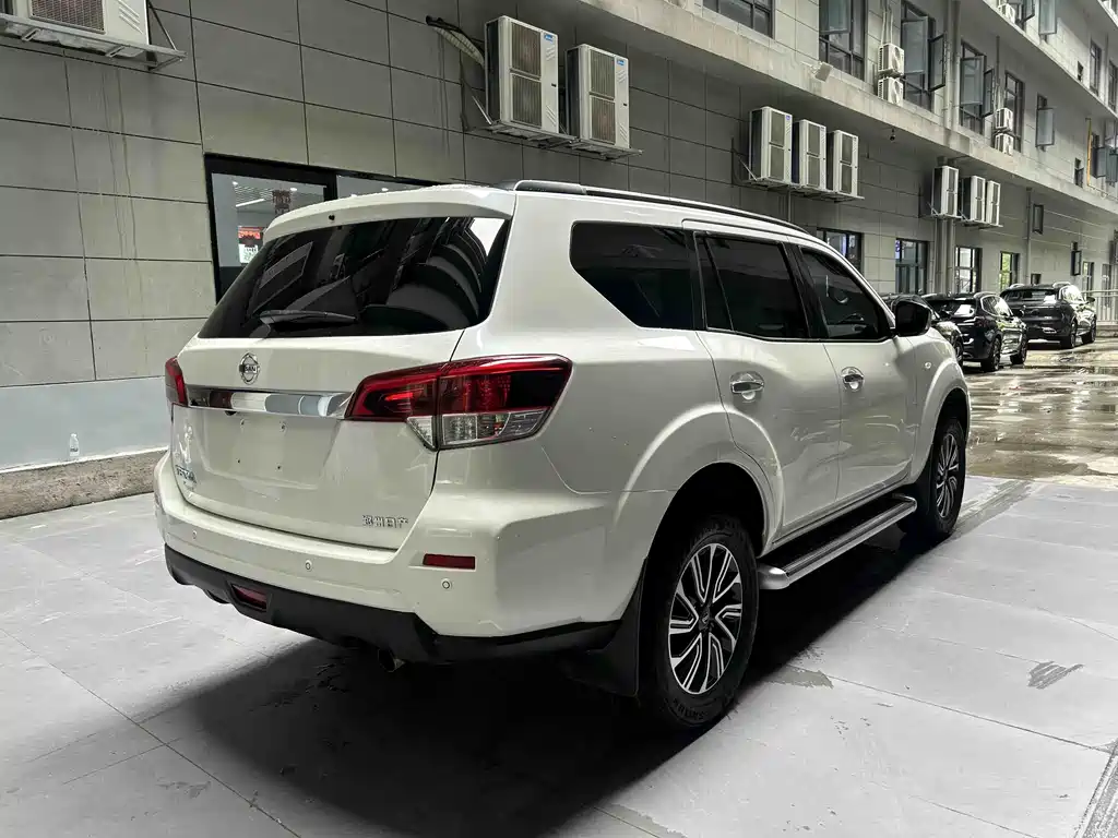 Nissan Terra 2018 2.5L AT Luxury