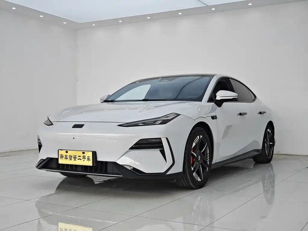 GEELY GALAXY GALAXY E8